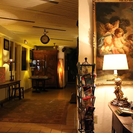 Nina 2* Αντίμπ