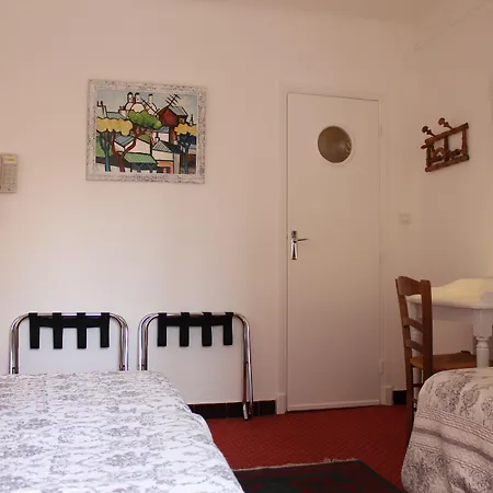 Otel Nina 2*